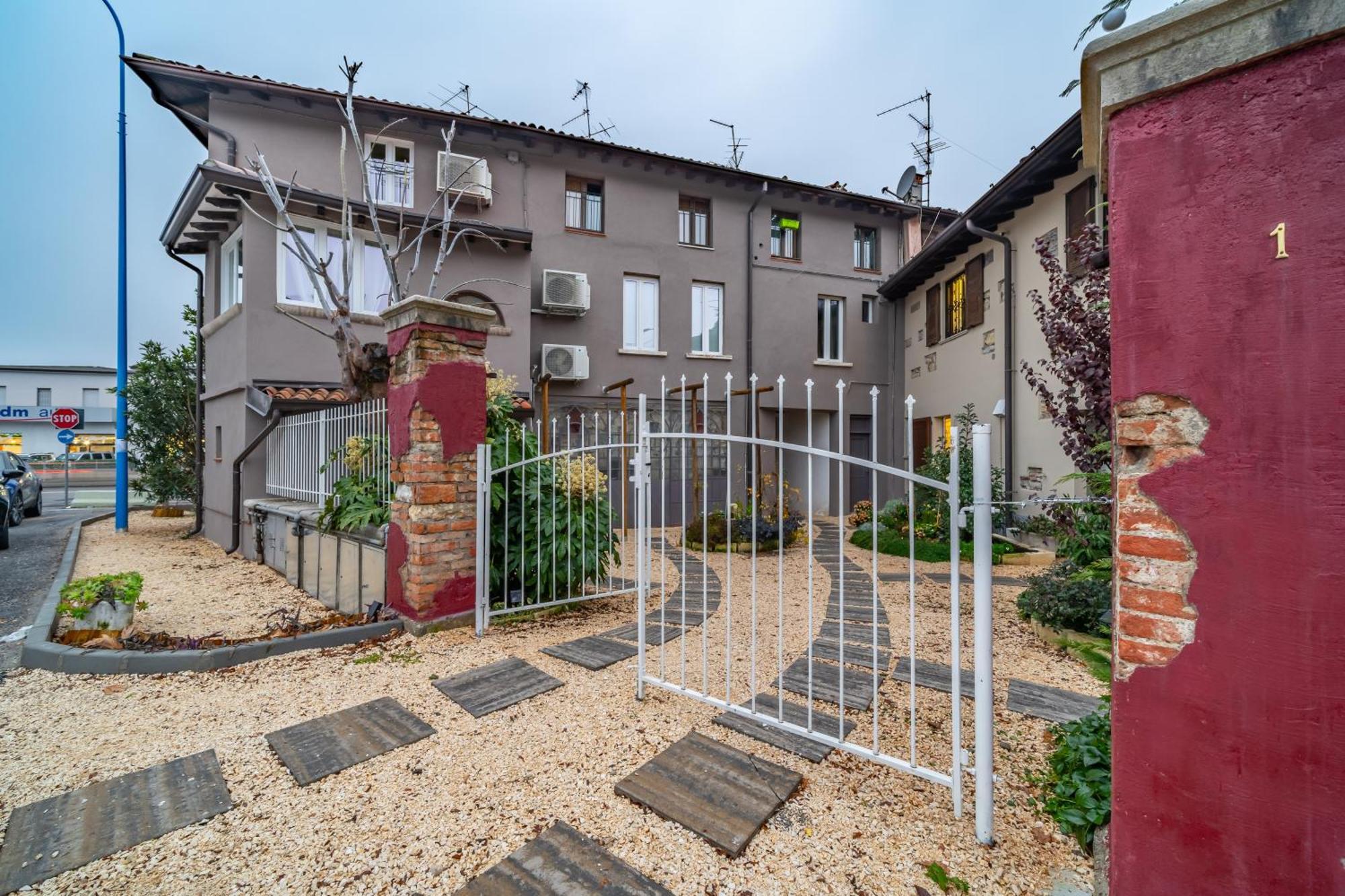 Appartement Cascina Conicchio - Metro Station - By Host4U à Brescia Extérieur photo